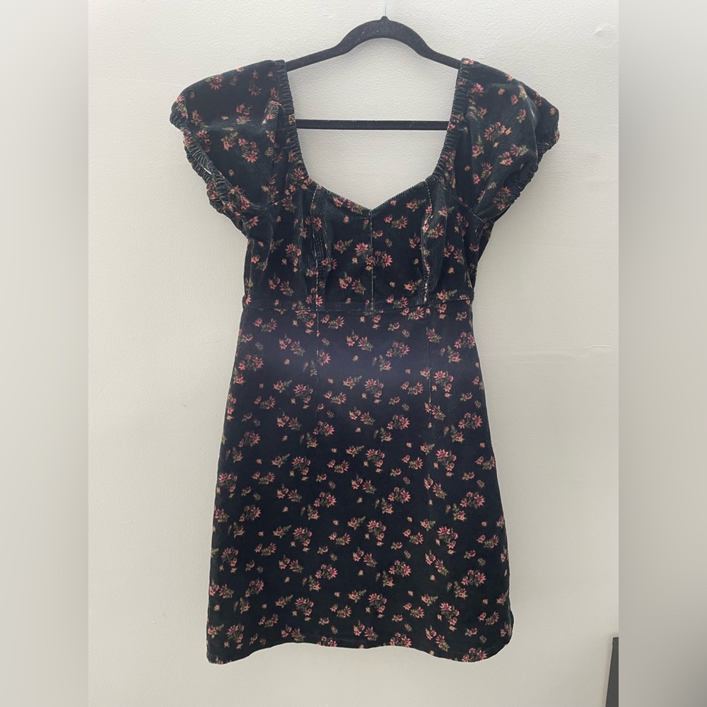 DRESSES